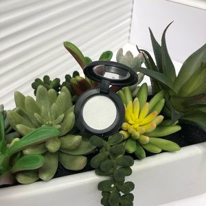 MAC EYE SHADOW-Chill (lightly used)